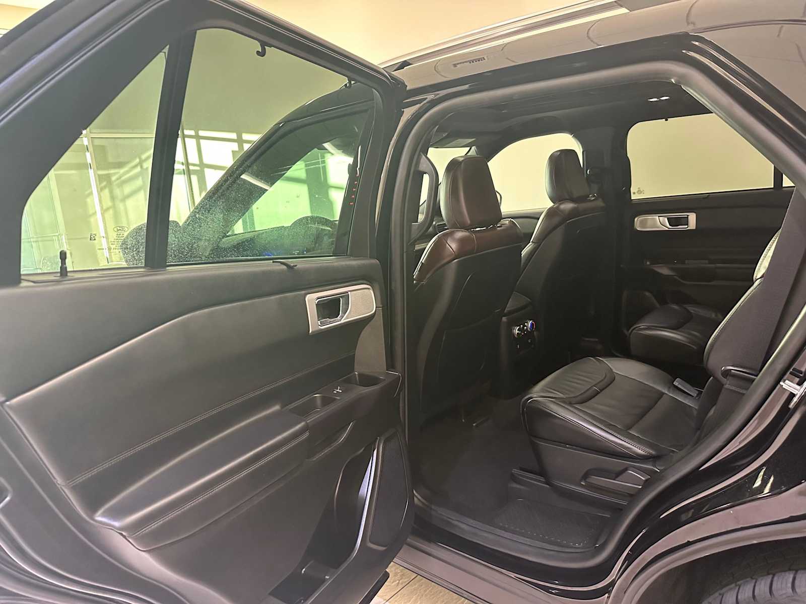 Thumbnail: 2020 Ford Explorer - 25