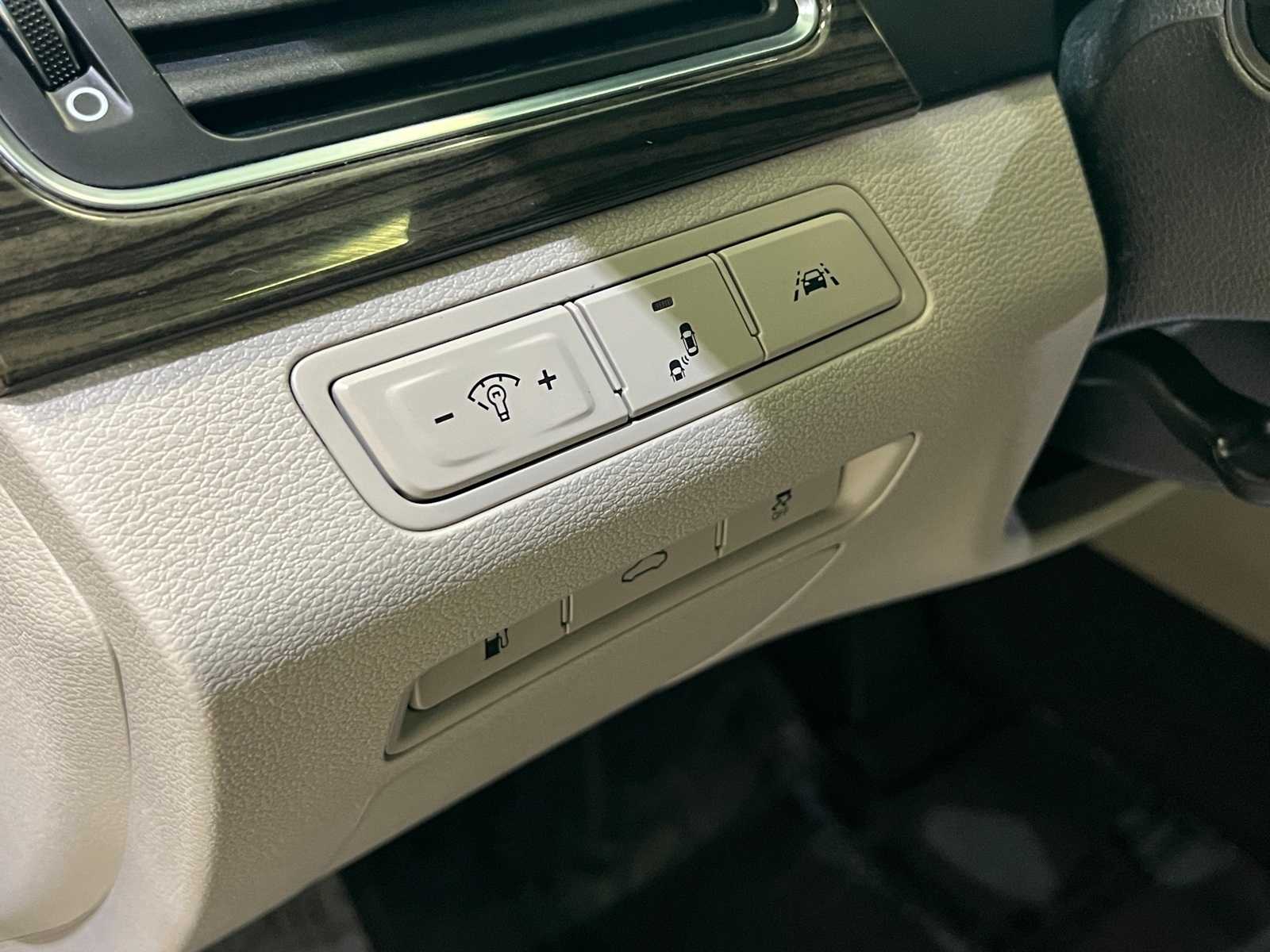 Thumbnail: 2016 Hyundai Sonata - 16