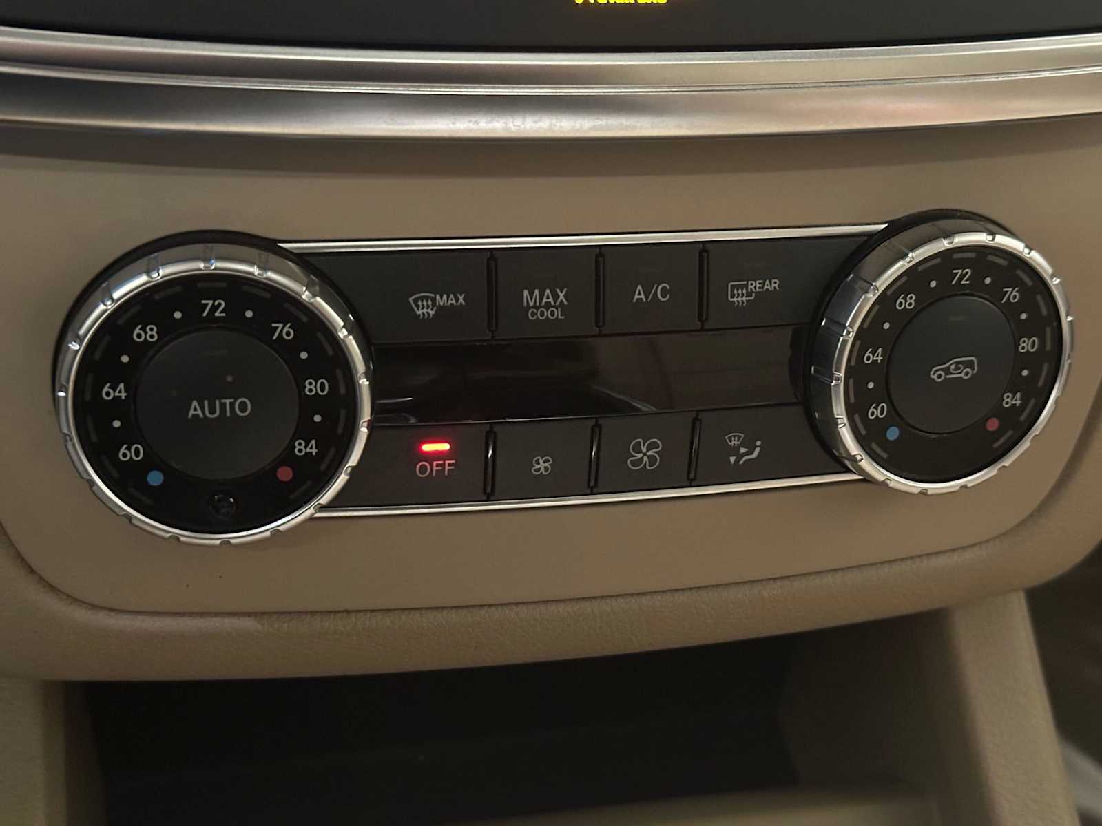 Thumbnail: 2015 Mercedes-Benz M-Class - 16