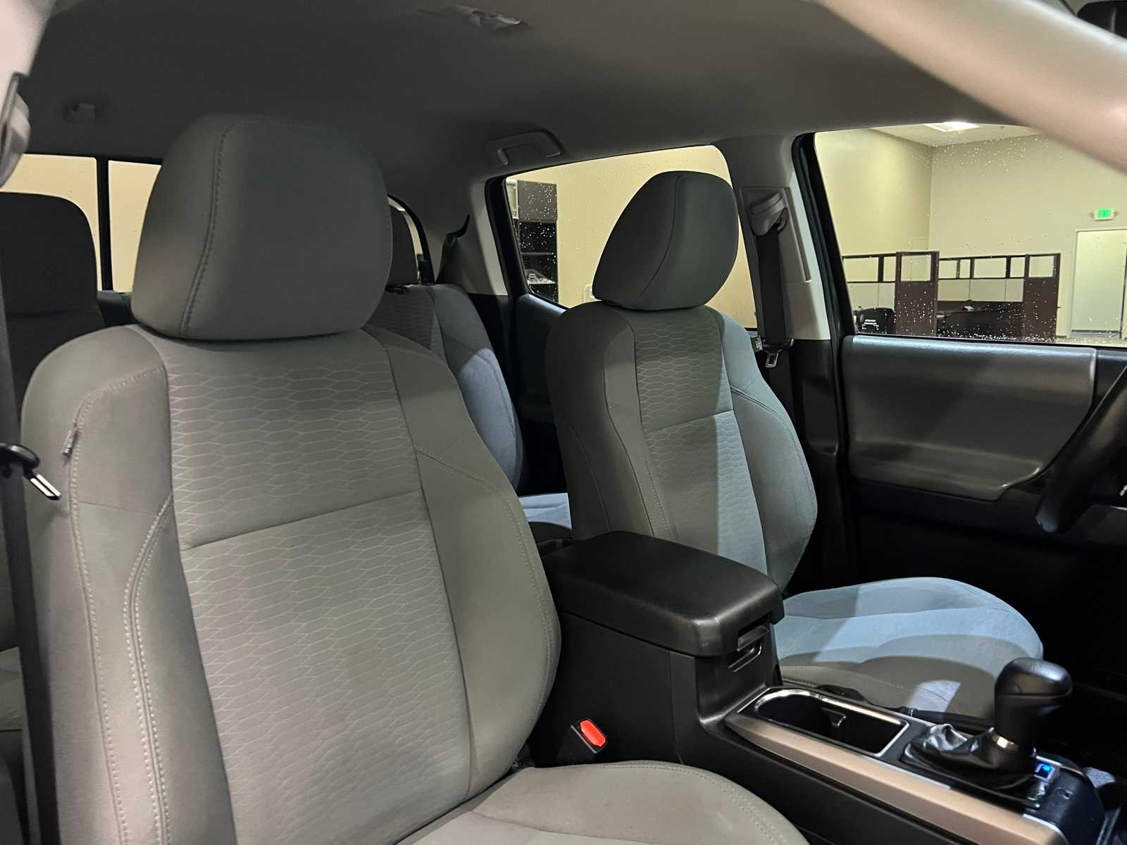 Thumbnail: 2019 Toyota Tacoma - 14