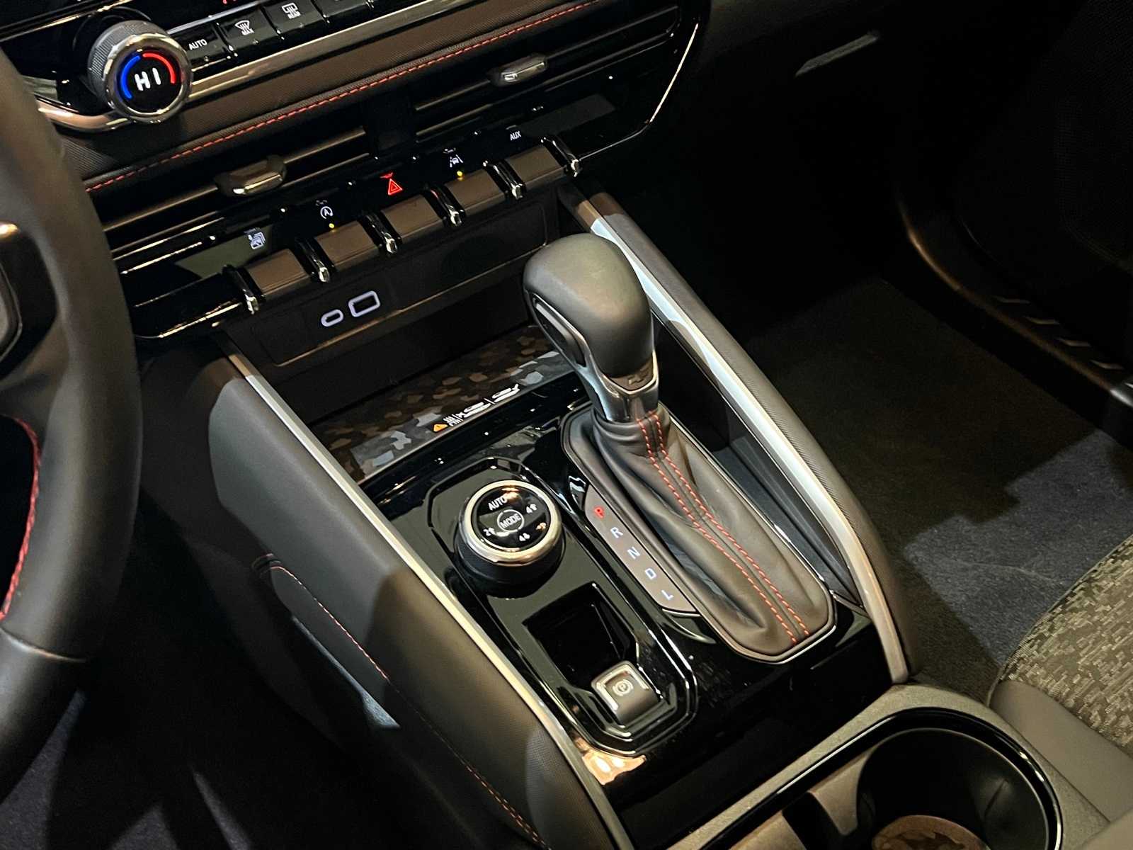 Thumbnail: 2024 Chevrolet Colorado - 22