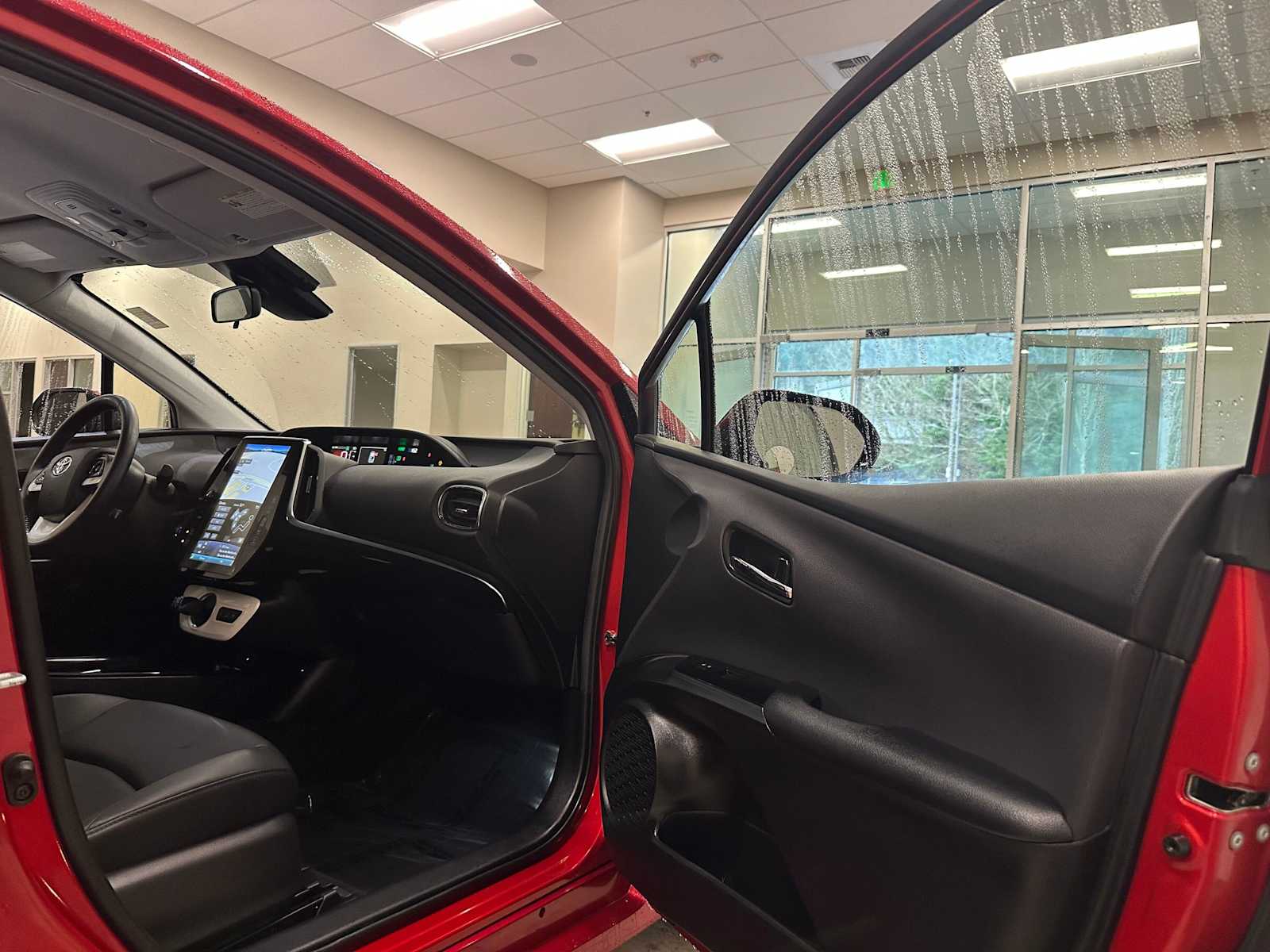 Thumbnail: 2019 Toyota Prius Prime - 28