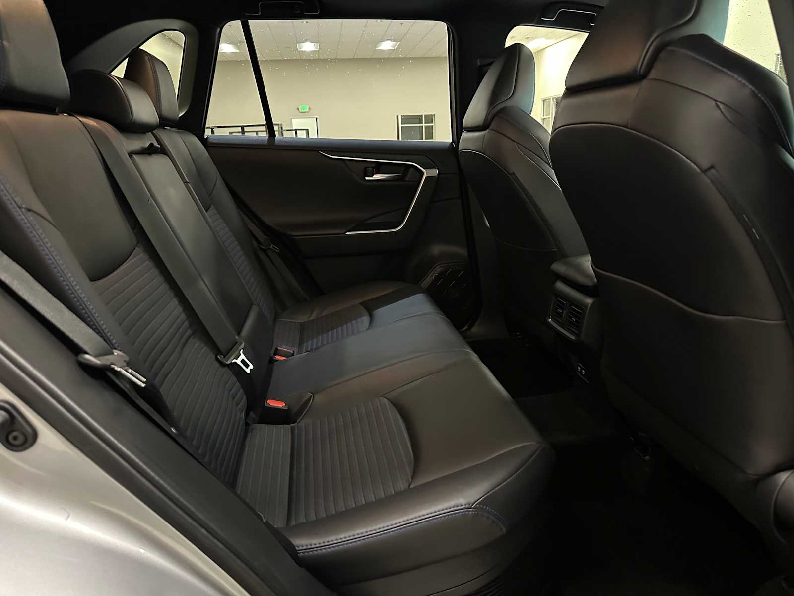 Thumbnail: 2019 Toyota RAV4 - 25