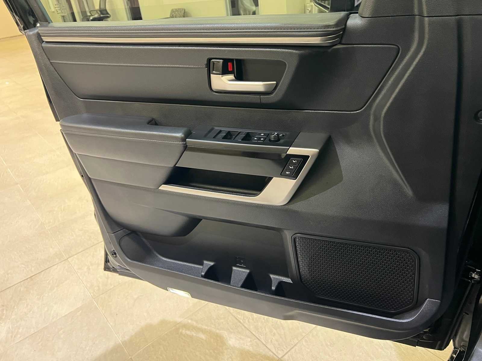 Thumbnail: 2022 Toyota Tundra - 18