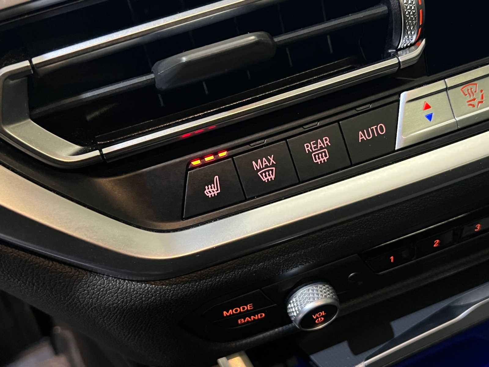 Thumbnail: 2022 BMW 3 Series - 27