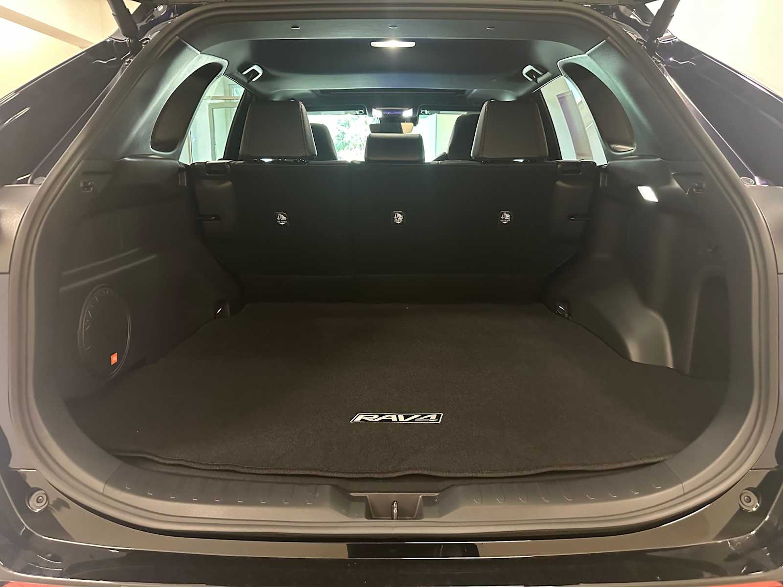 Thumbnail: 2025 Toyota RAV4 - 31