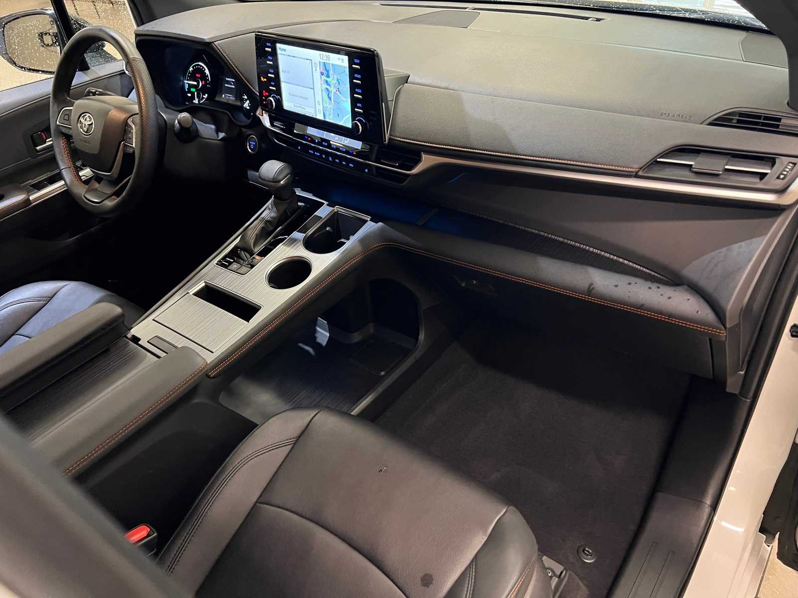 Thumbnail: 2024 Toyota Sienna - 14