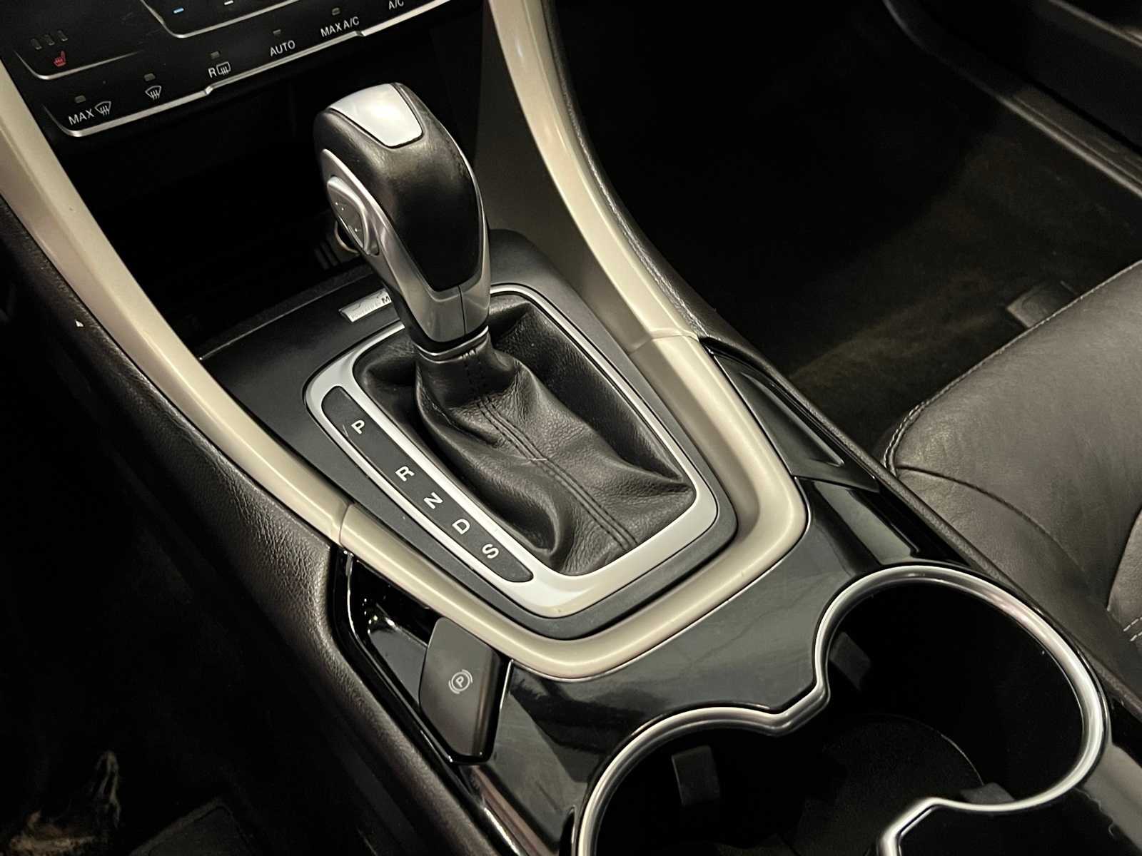 Thumbnail: 2014 Ford Fusion - 23