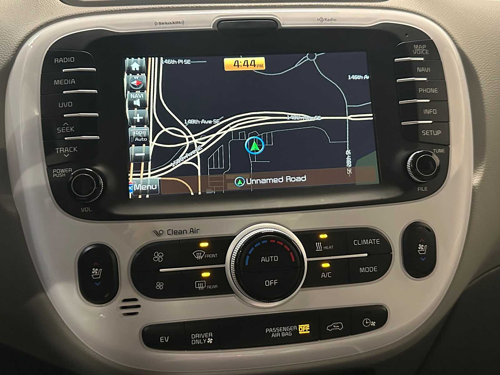 Thumbnail: 2016 Kia Soul EV - 14