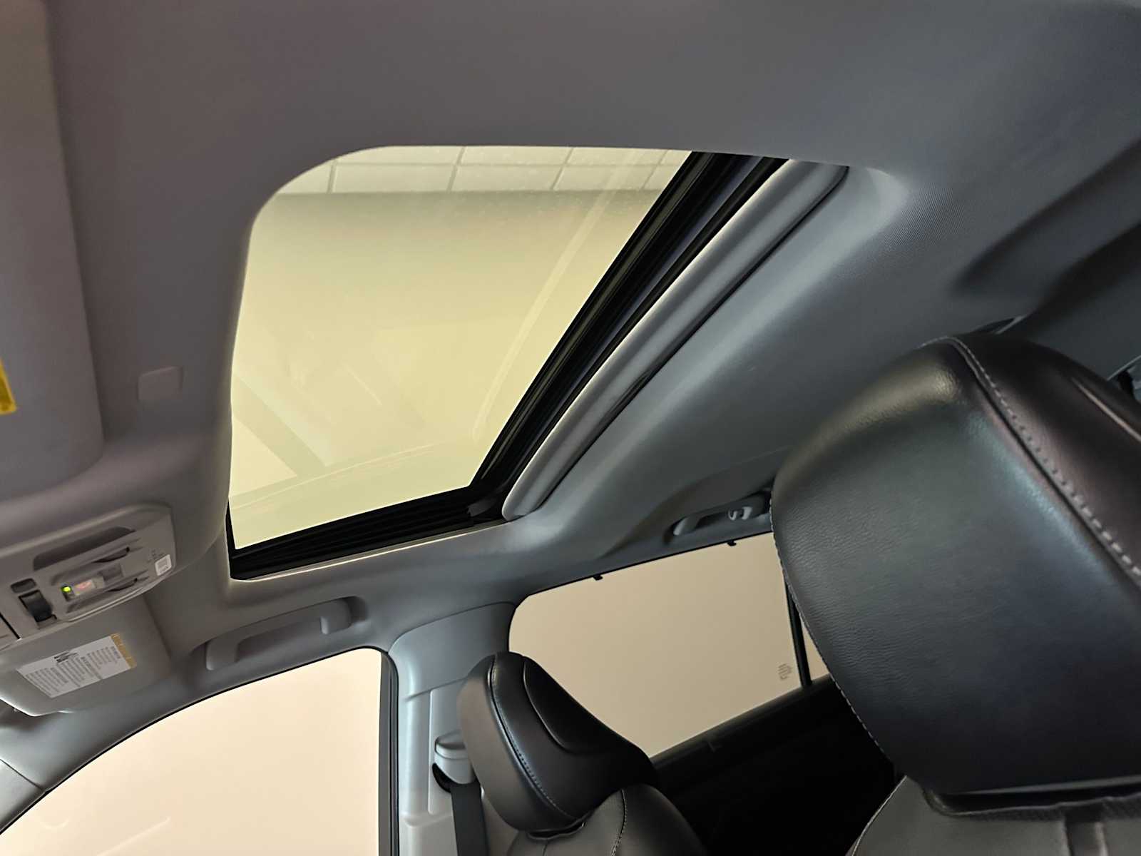 Thumbnail: 2022 Toyota Highlander - 20