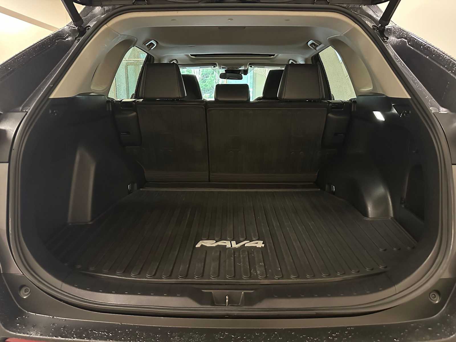 Thumbnail: 2022 Toyota RAV4 - 30