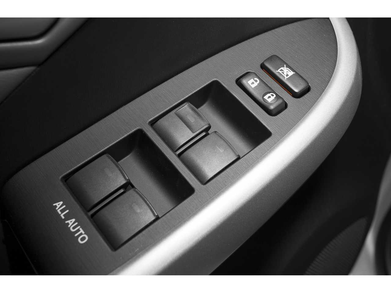 Thumbnail: 2015 Toyota Prius - 15