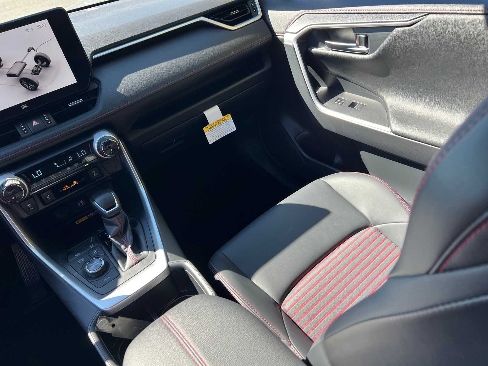 2025 Toyota RAV4 XSE 11