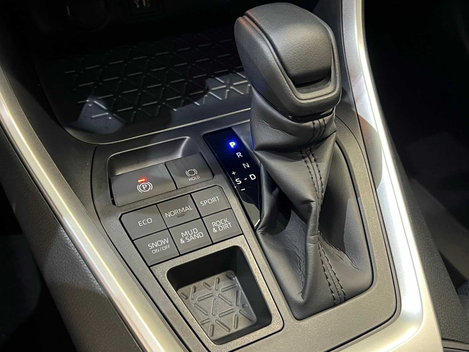 Thumbnail: 2025 Toyota RAV4 - 24