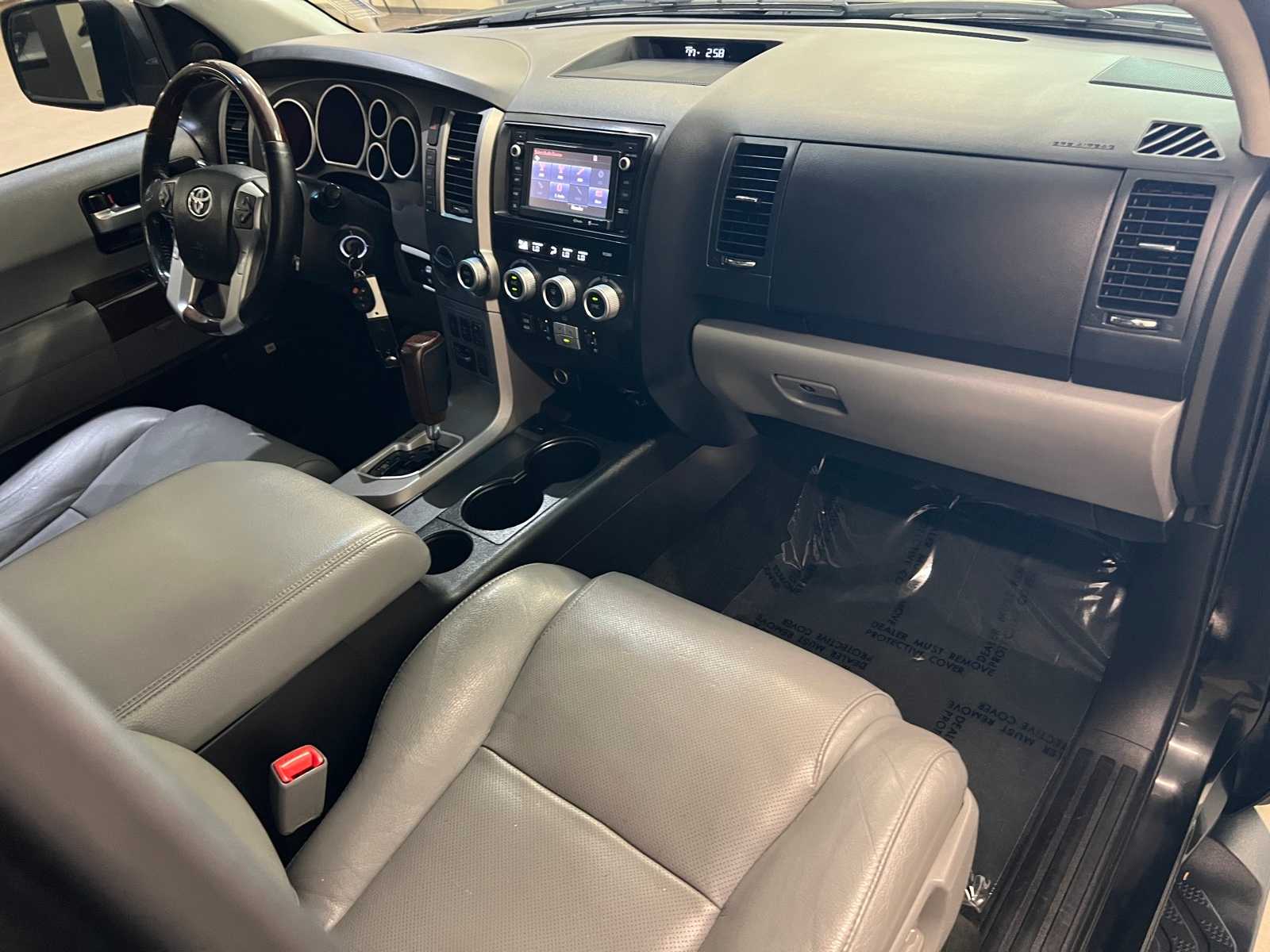 Thumbnail: 2014 Toyota Sequoia - 15