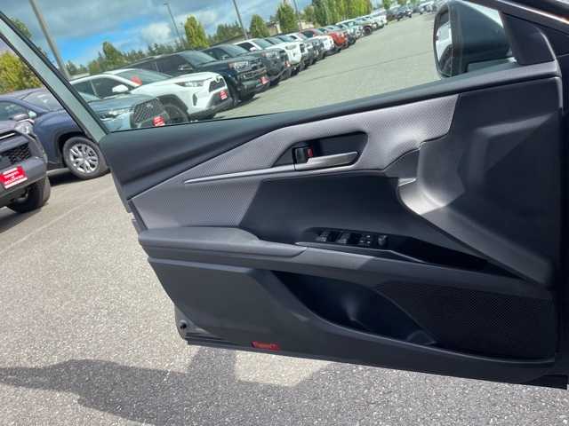 Thumbnail: 2025 Toyota Camry - 18