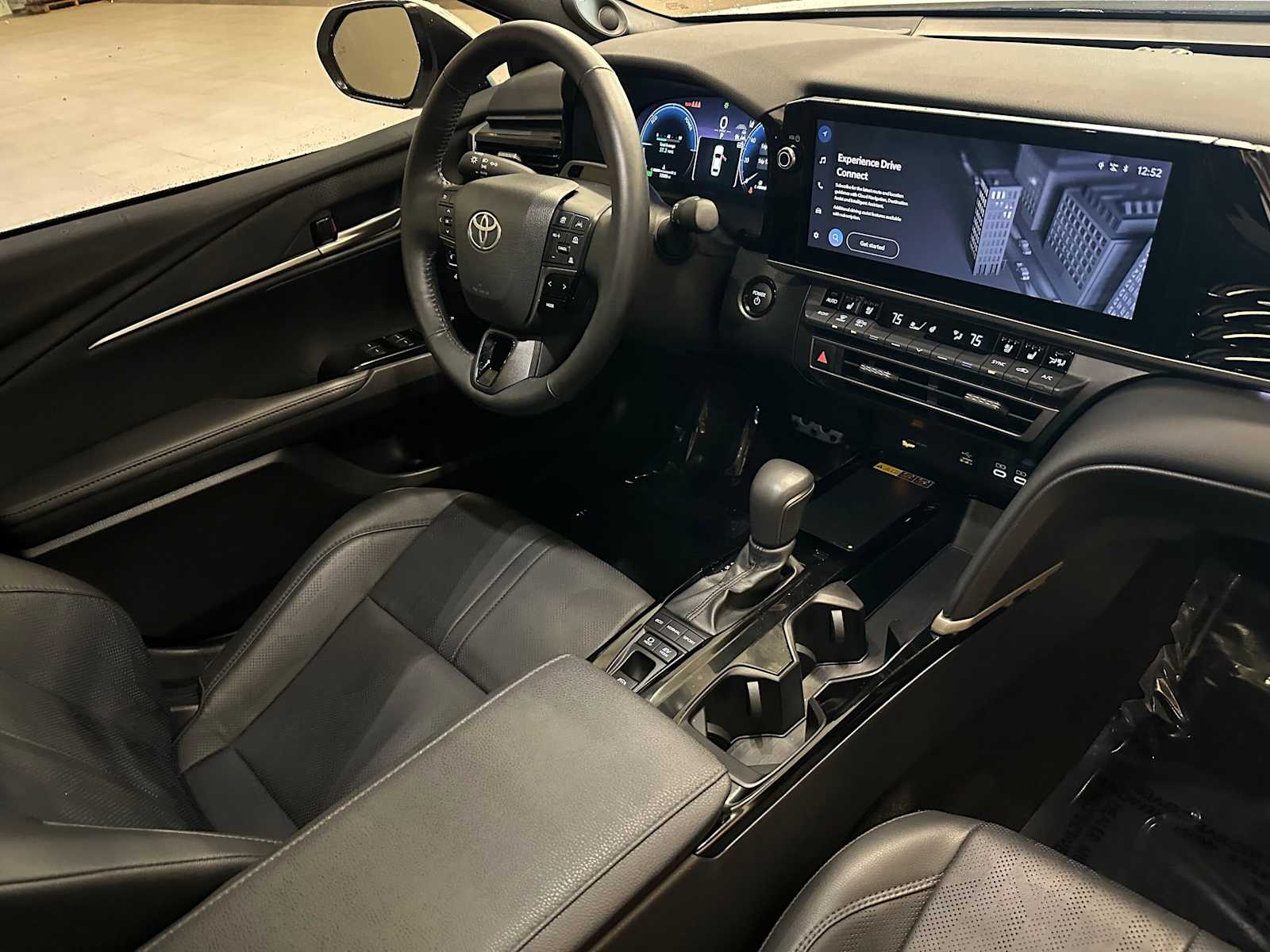 Thumbnail: 2025 Toyota Camry - 30