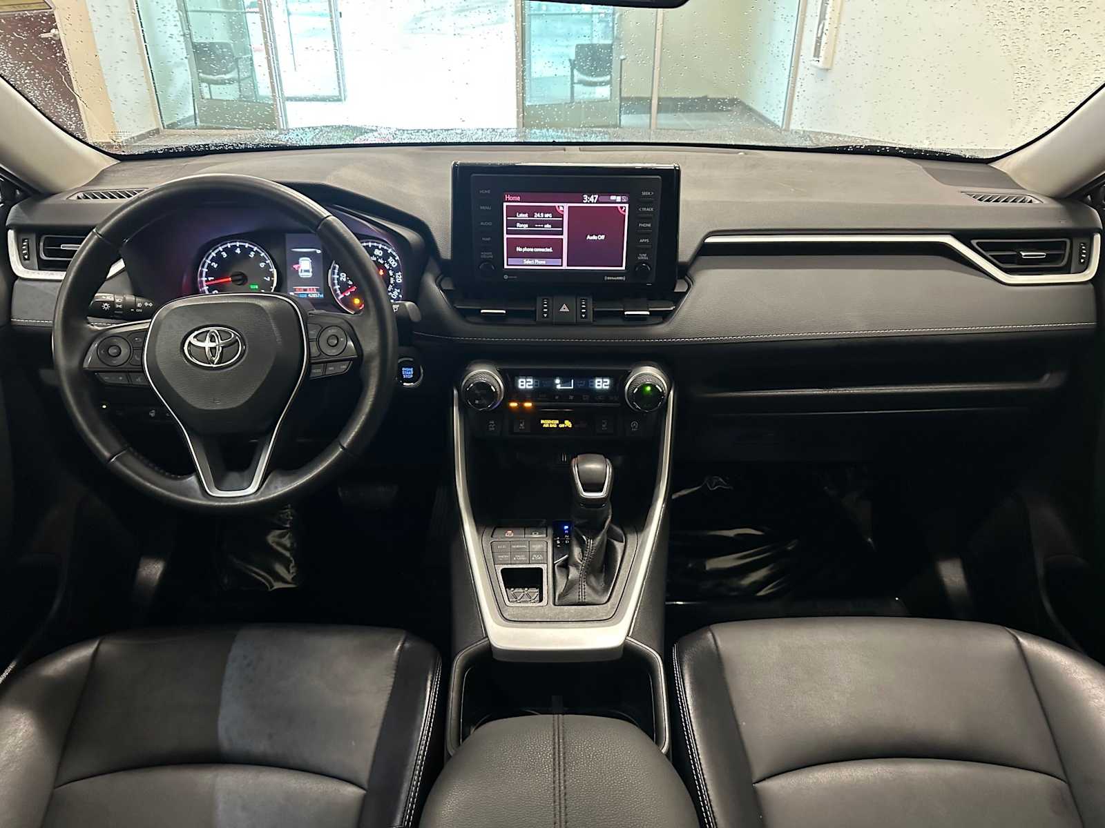 Thumbnail: 2022 Toyota RAV4 - 10