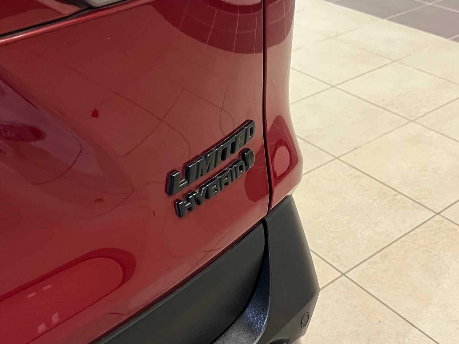 Thumbnail: 2020 Toyota RAV4 - 6