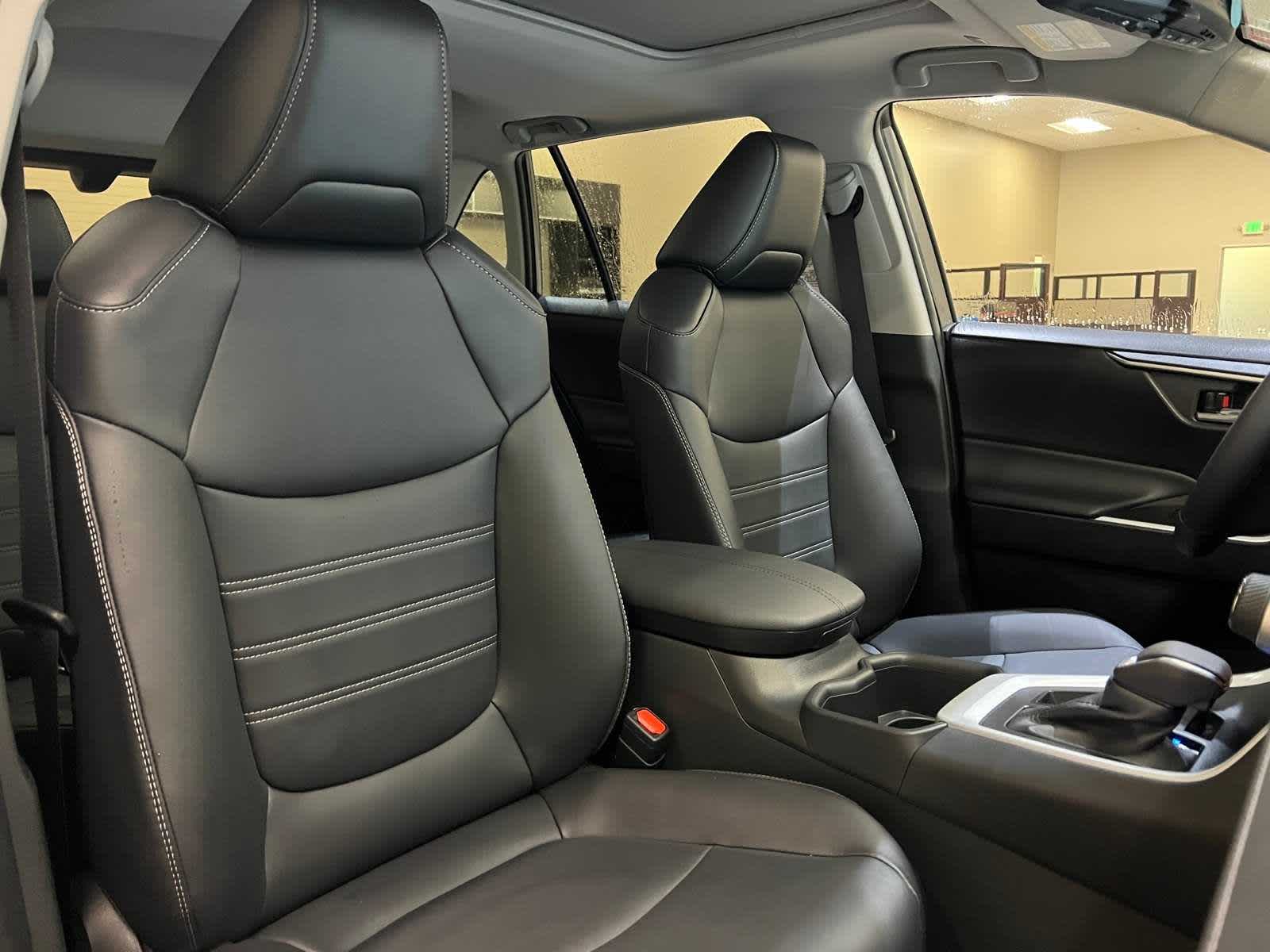 Thumbnail: 2025 Toyota RAV4 - 14