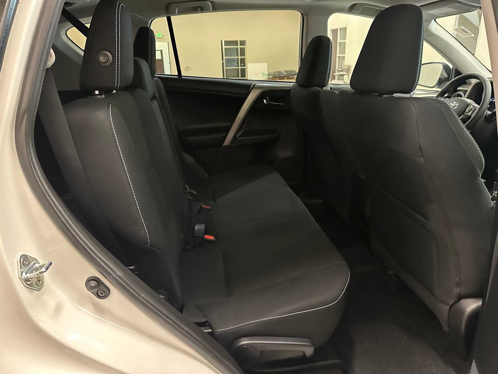 Thumbnail: 2016 Toyota RAV4 - 25