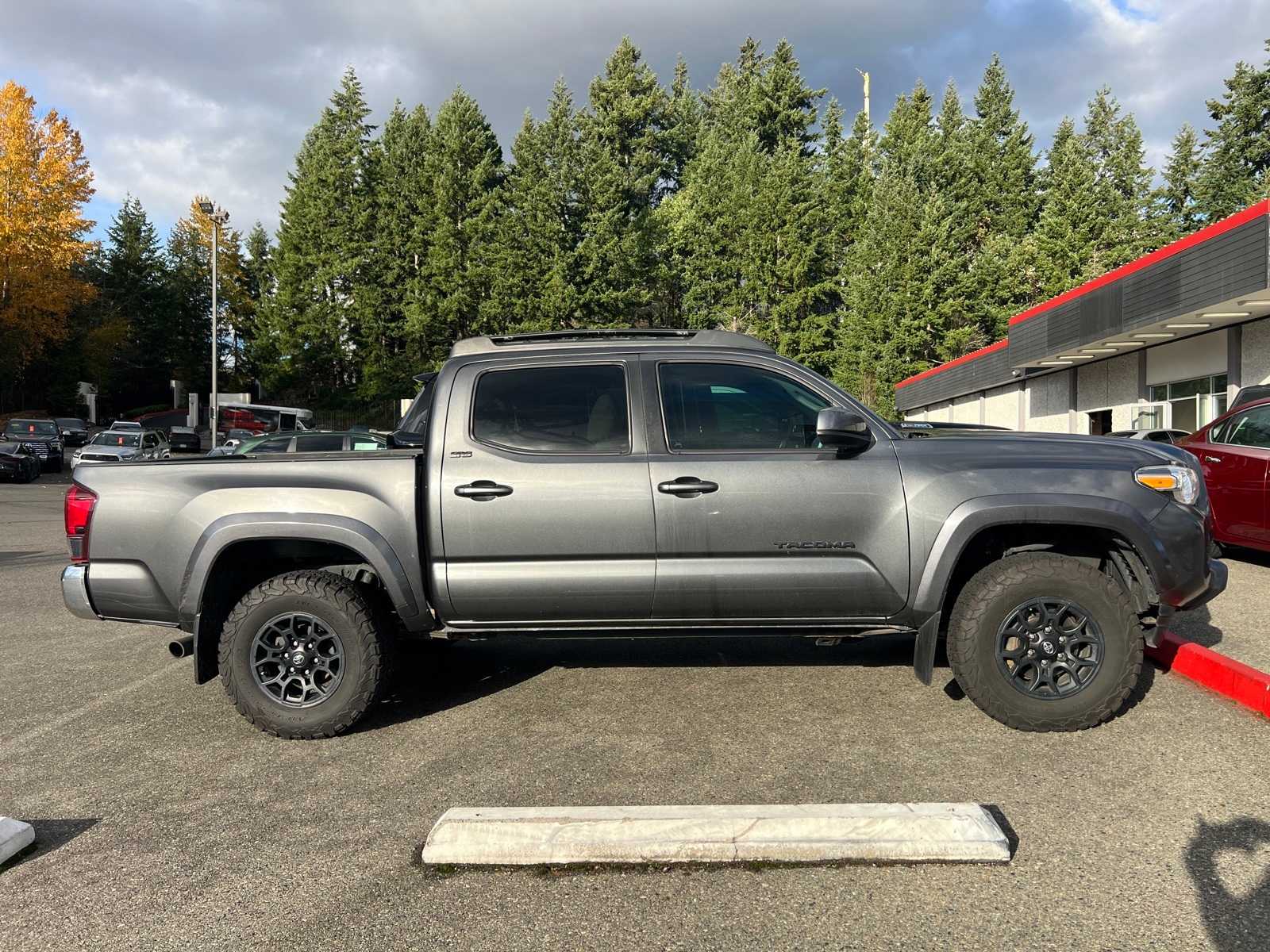 Thumbnail: 2019 Toyota Tacoma - 6