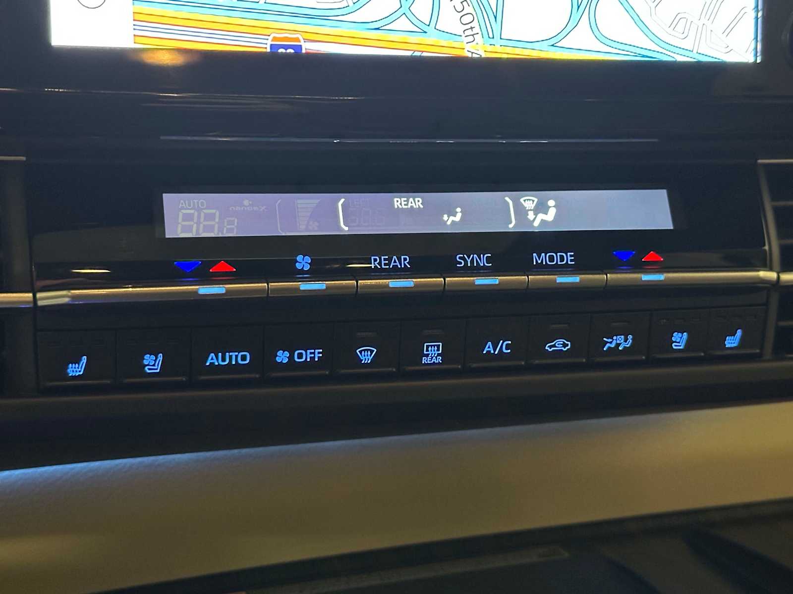 Thumbnail: 2022 Toyota Sienna - 16