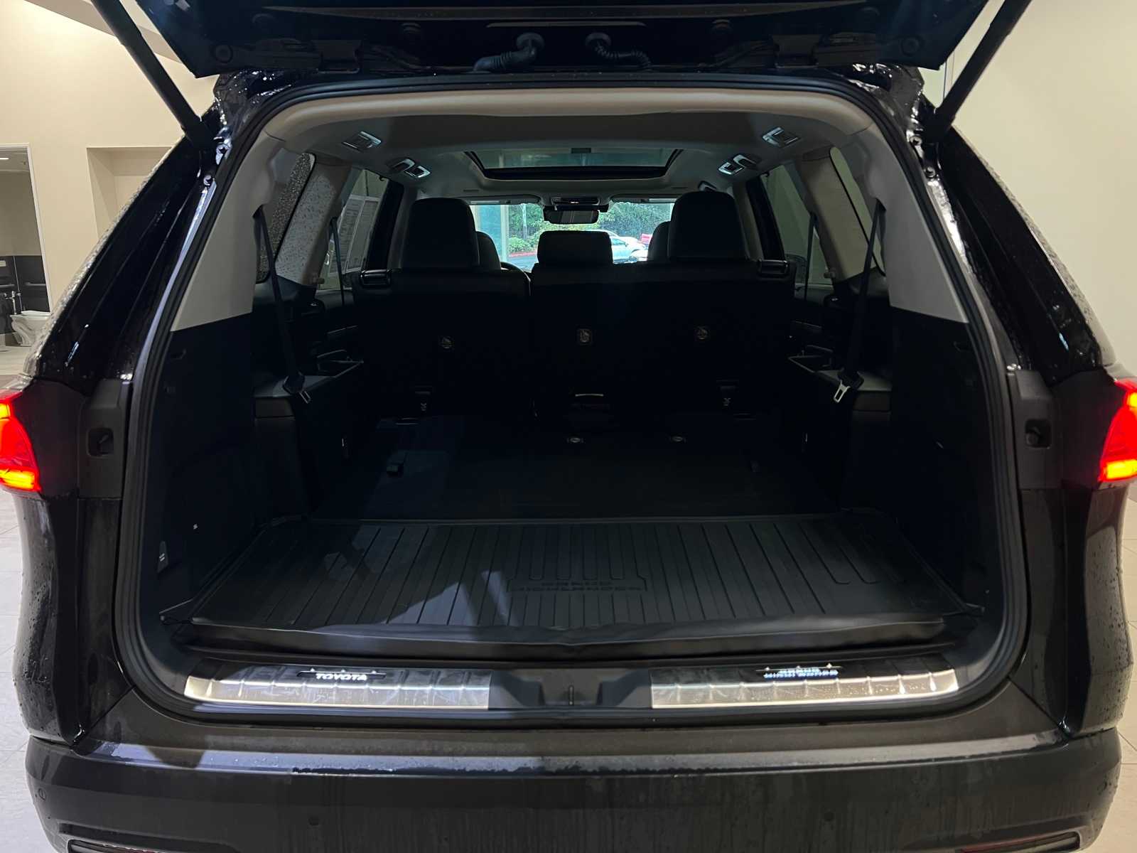 Thumbnail: 2024 Toyota Grand Highlander - 29