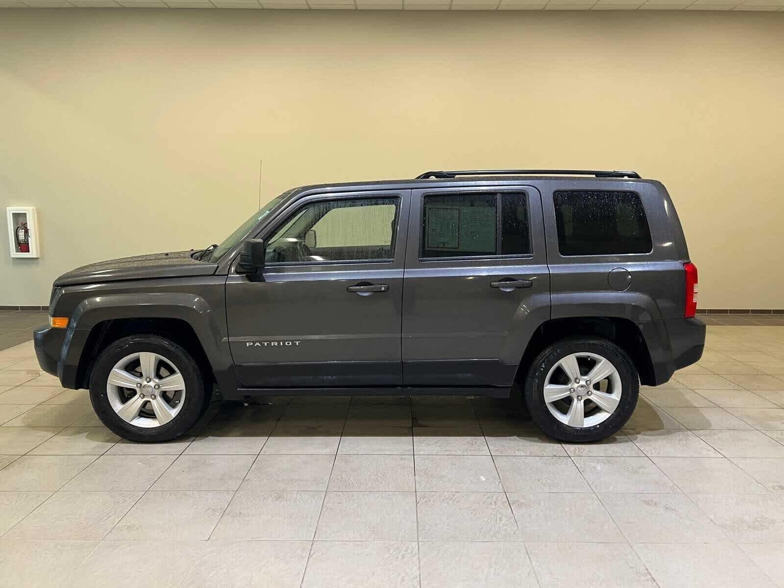 Thumbnail: 2014 Jeep Patriot - 3