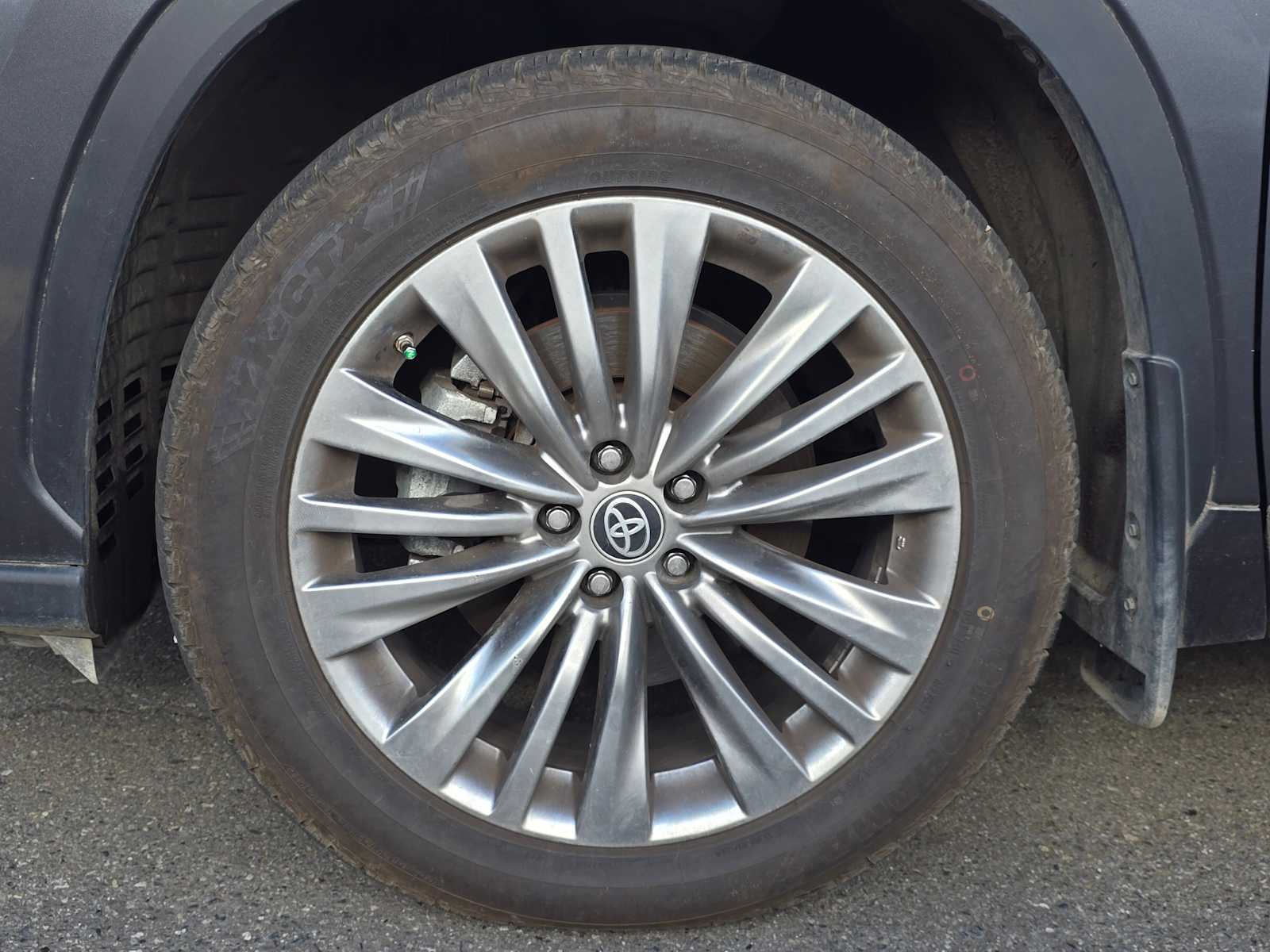 Thumbnail: 2023 Toyota Highlander - 4