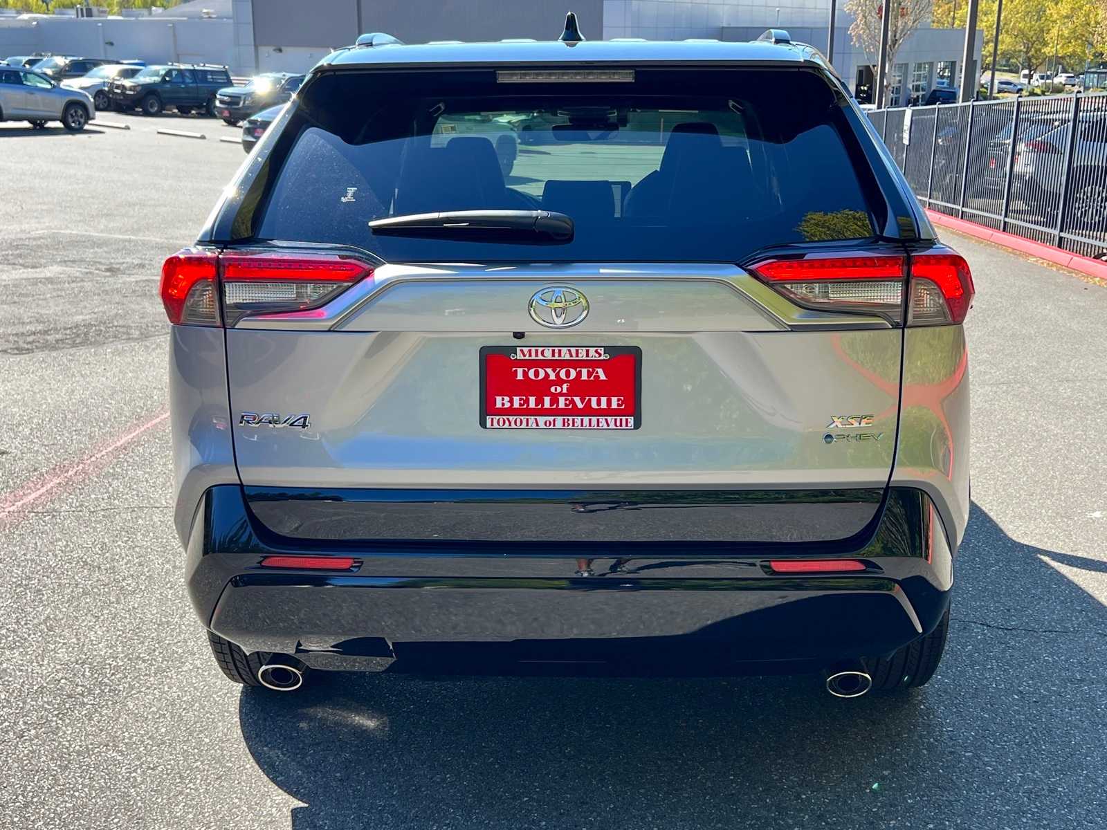 2025 Toyota RAV4 XSE 5