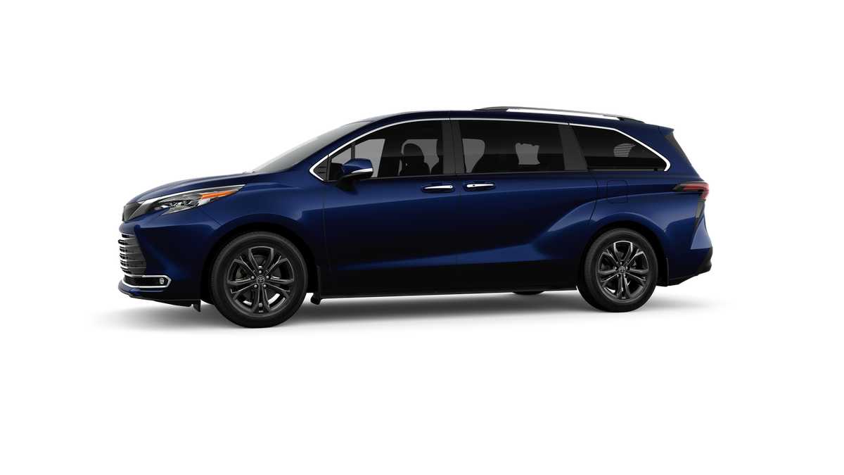Thumbnail: 2026 Toyota Sienna - 3