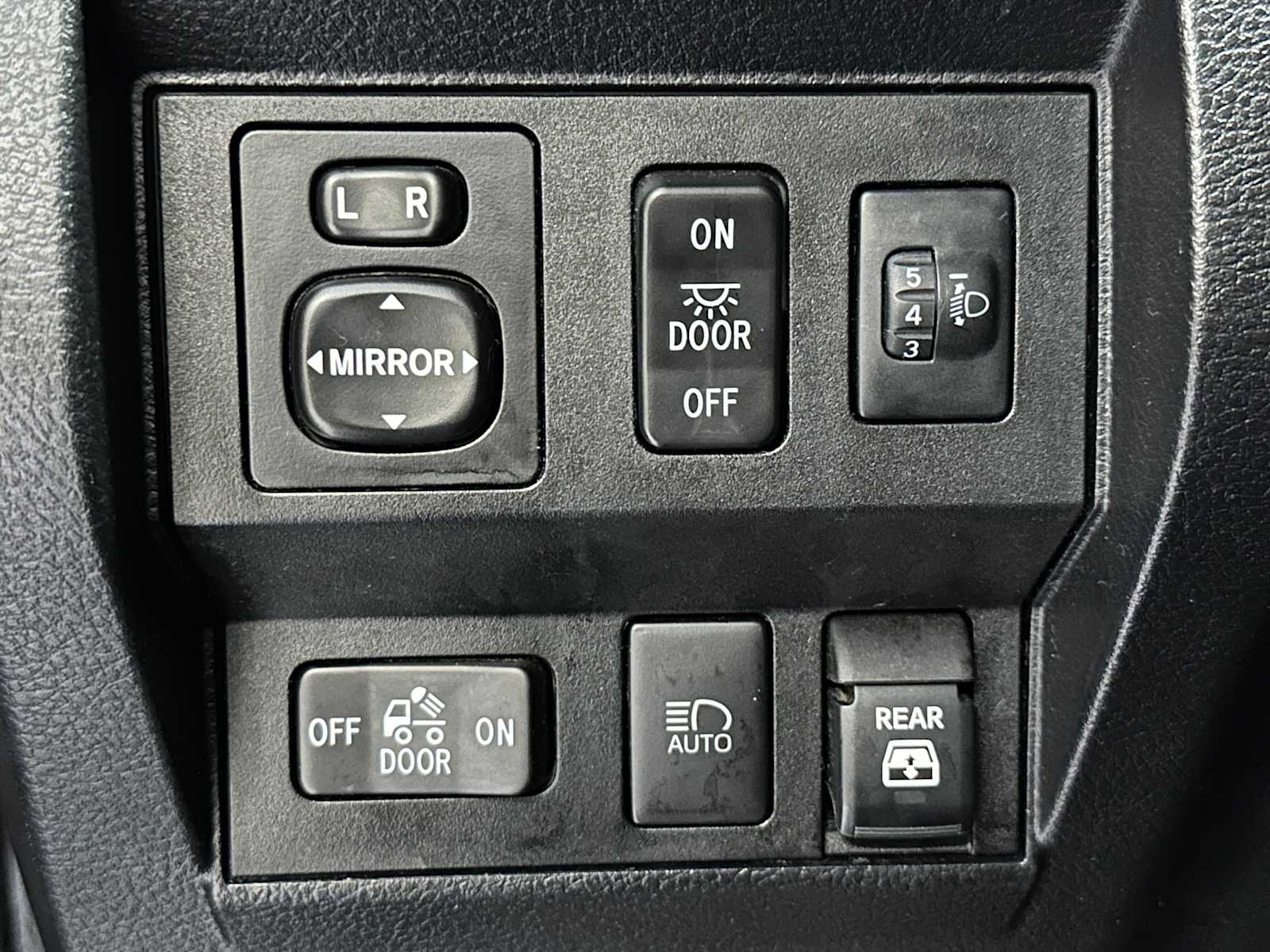 Thumbnail: 2019 Toyota Tundra - 17