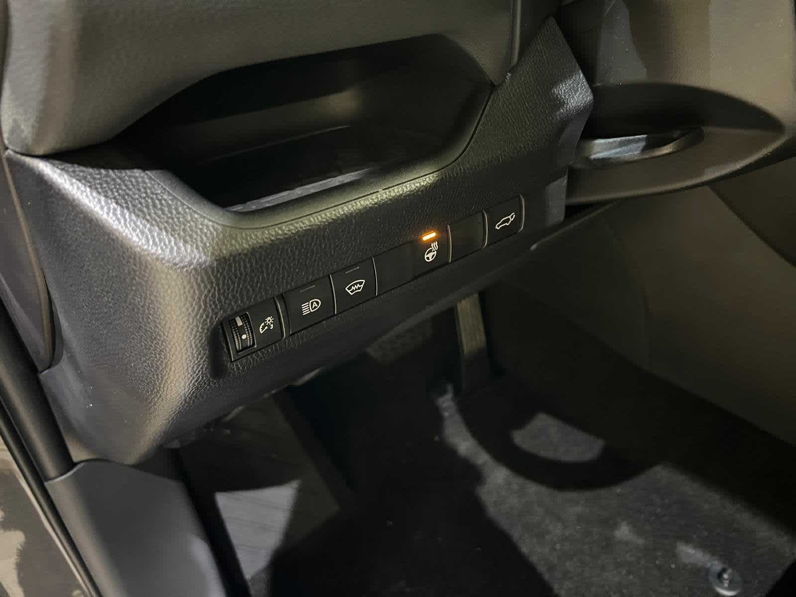 Thumbnail: 2025 Toyota RAV4 - 16