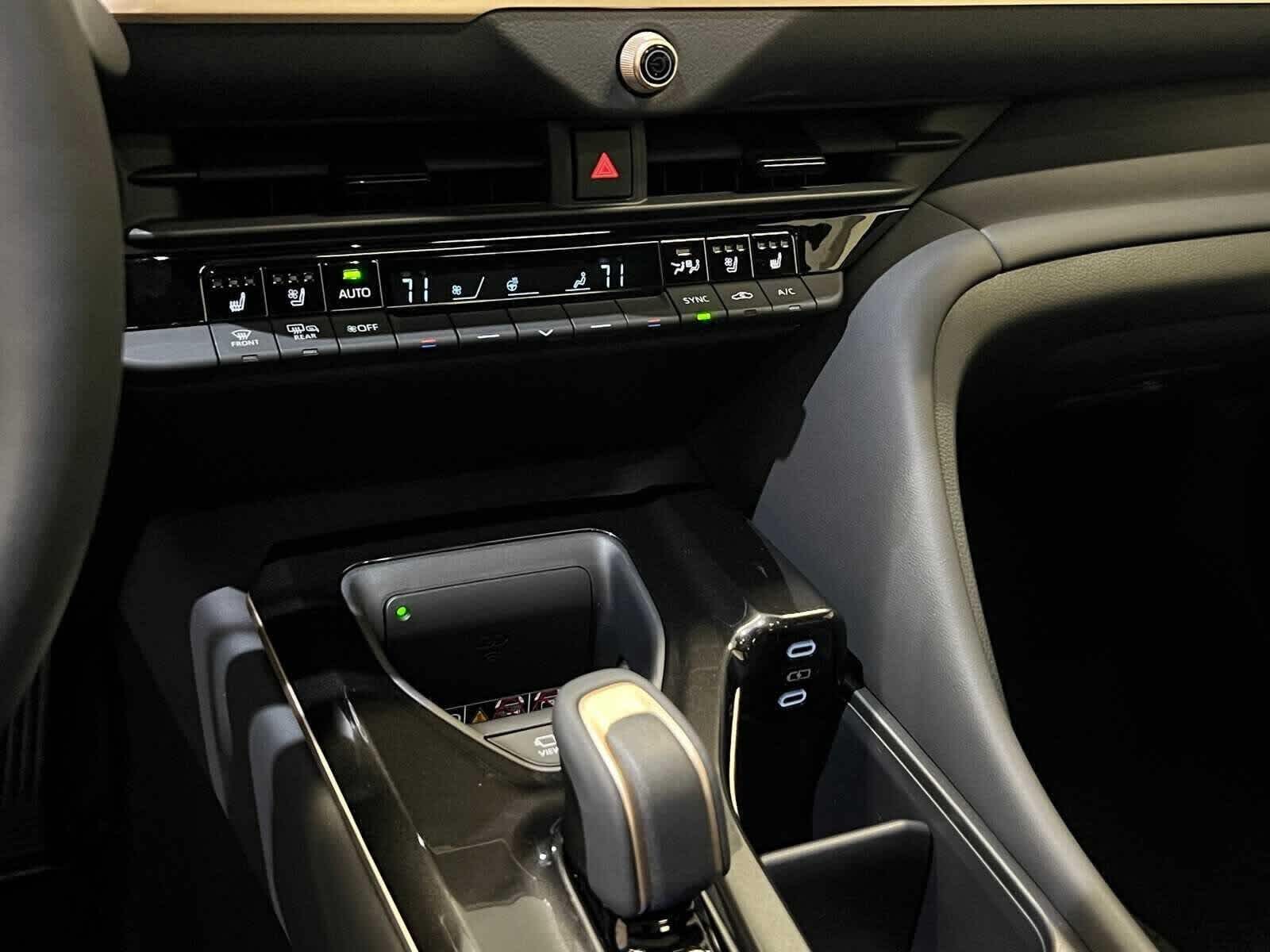 Thumbnail: 2026 Toyota Crown - 24