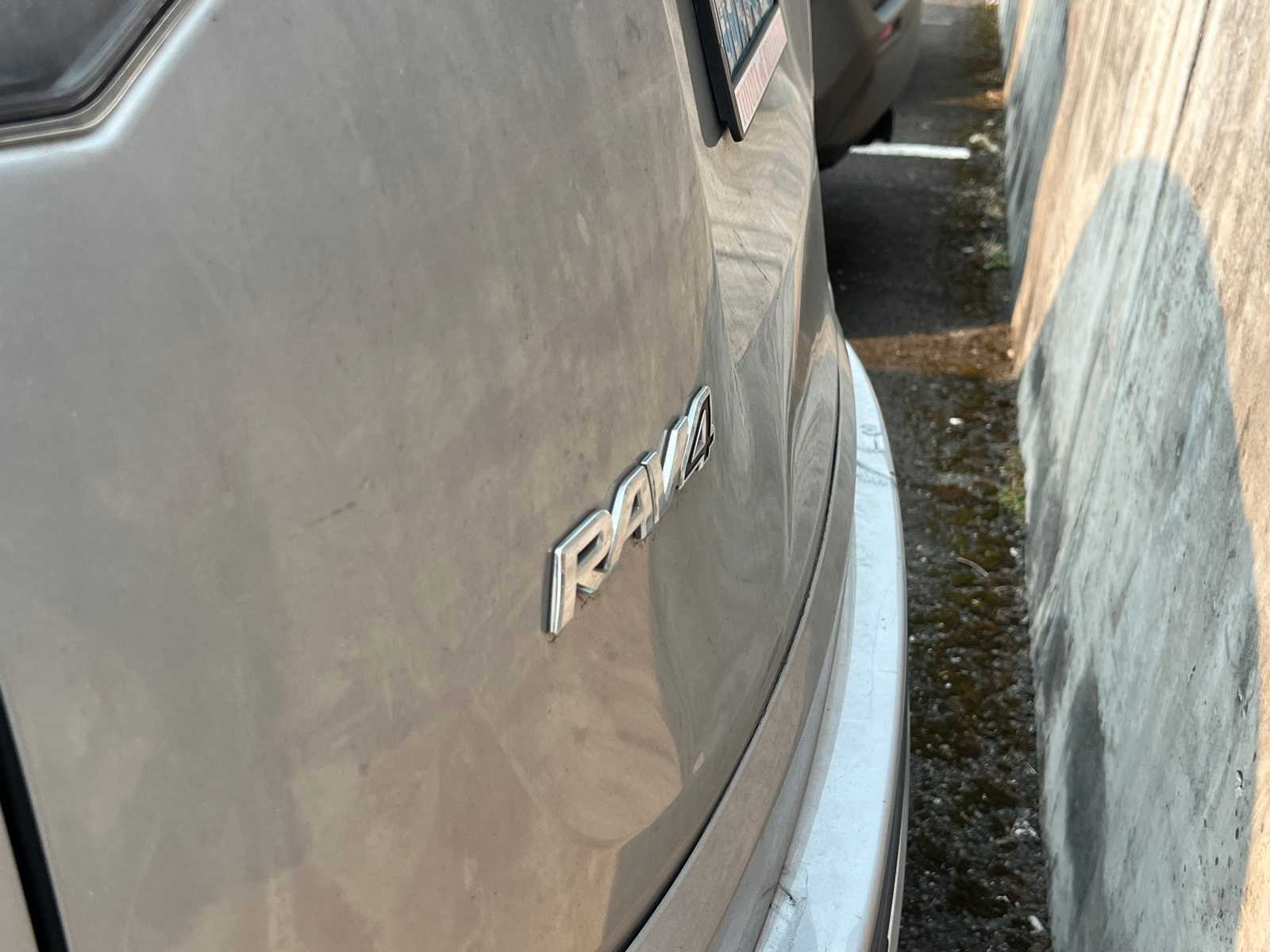 Thumbnail: 2016 Toyota RAV4 - 9