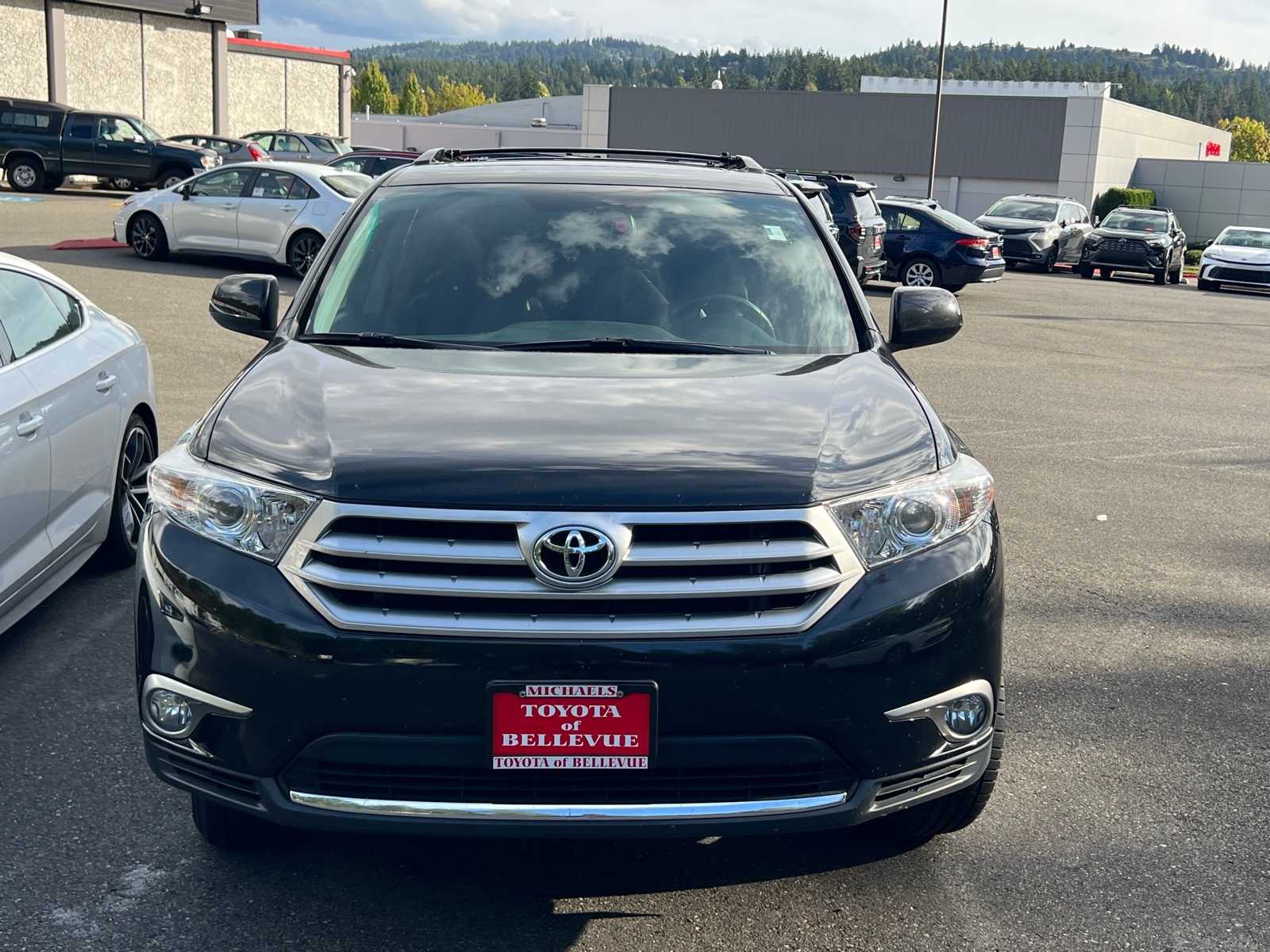 Thumbnail: 2011 Toyota Highlander - 2