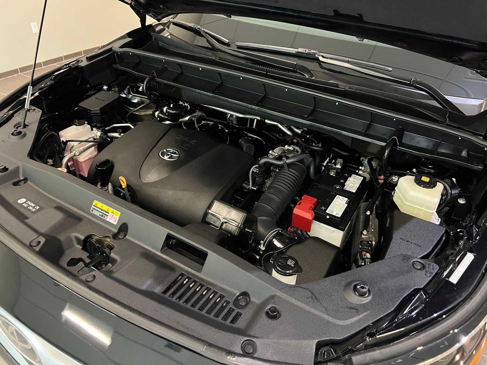 Thumbnail: 2022 Toyota Highlander - 9