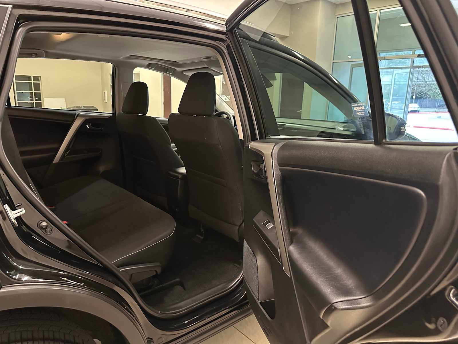 Thumbnail: 2017 Toyota RAV4 - 25