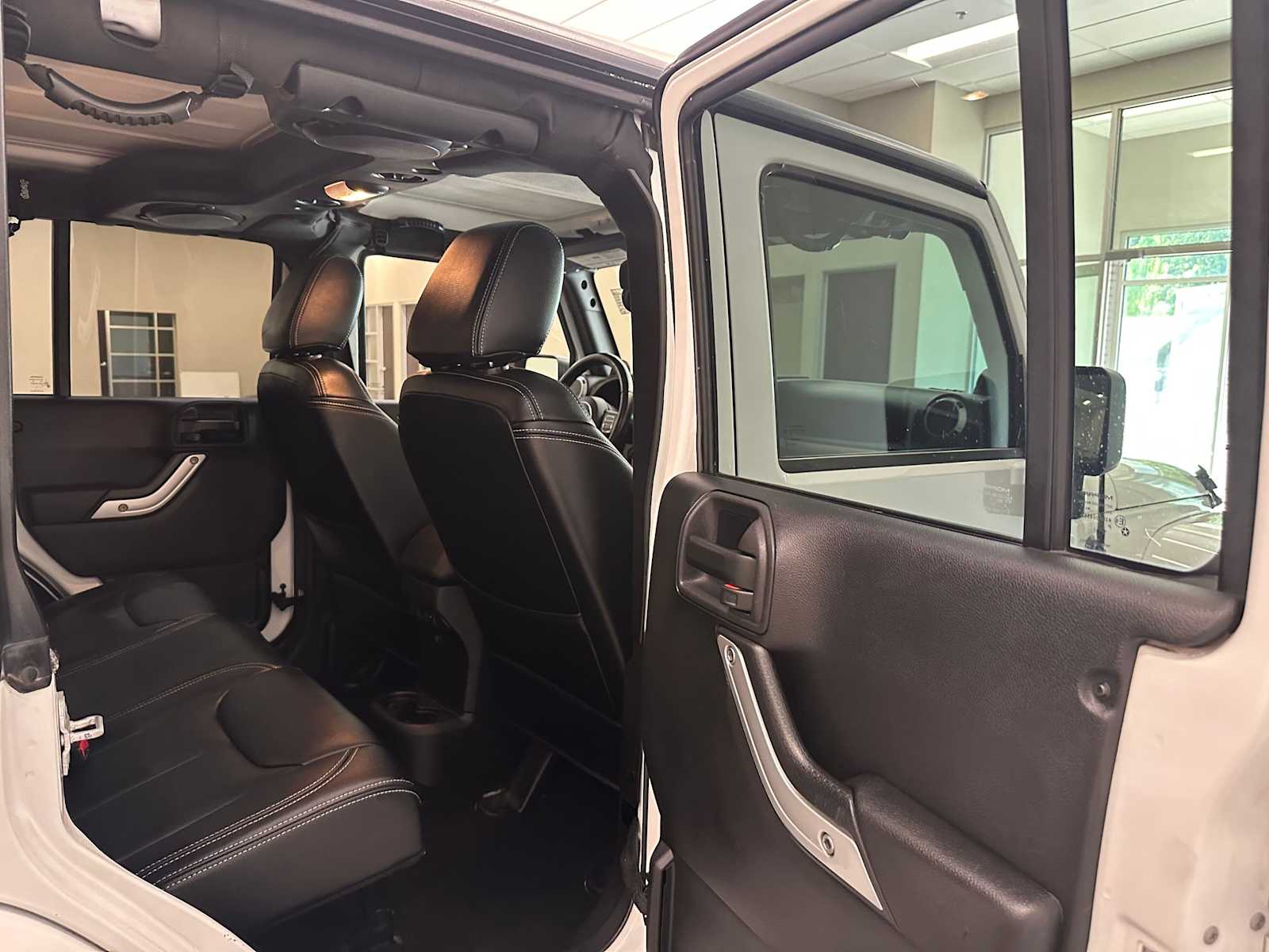 Thumbnail: 2013 Jeep Wrangler - 23
