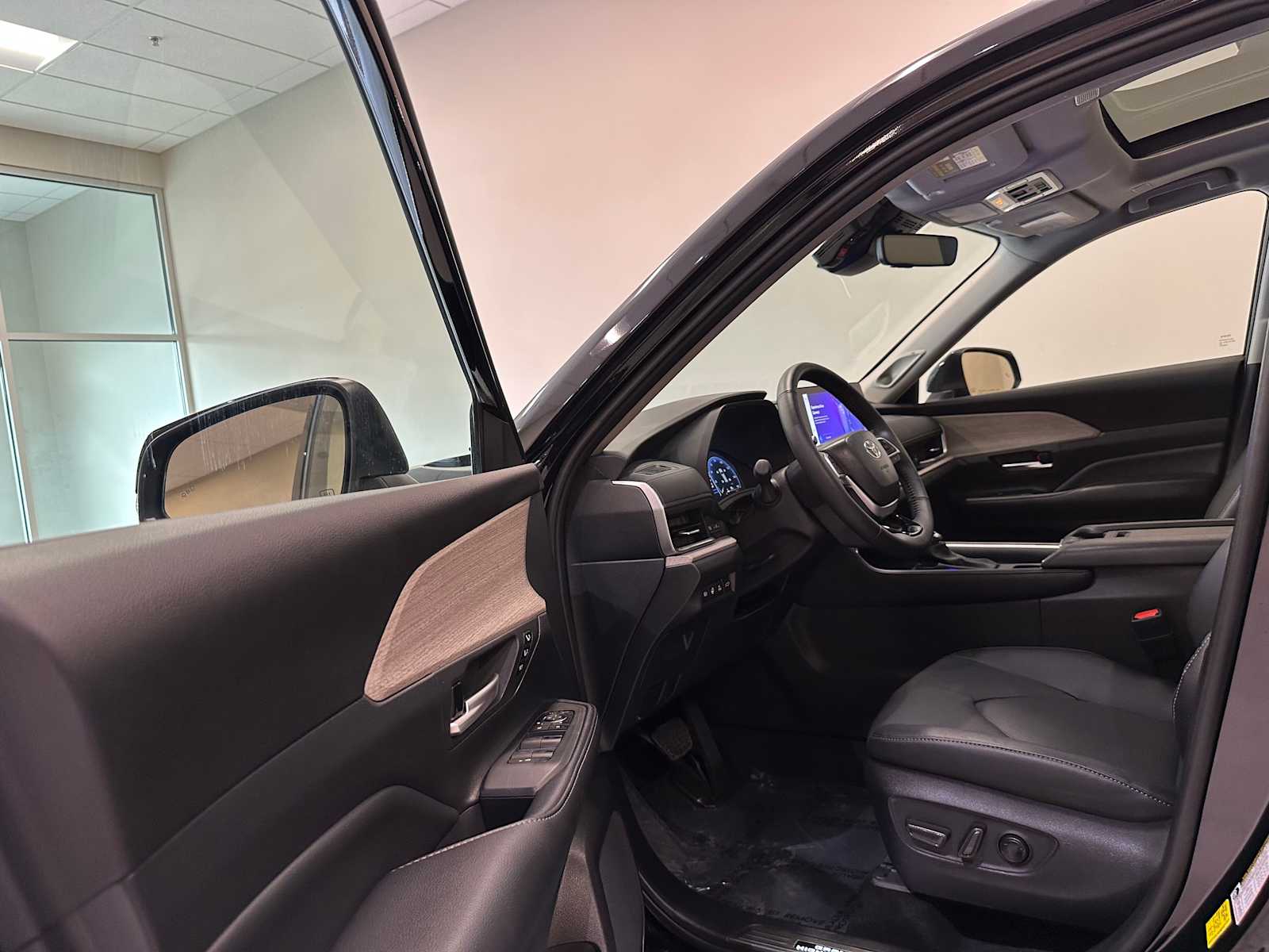 Thumbnail: 2024 Toyota Grand Highlander - 23