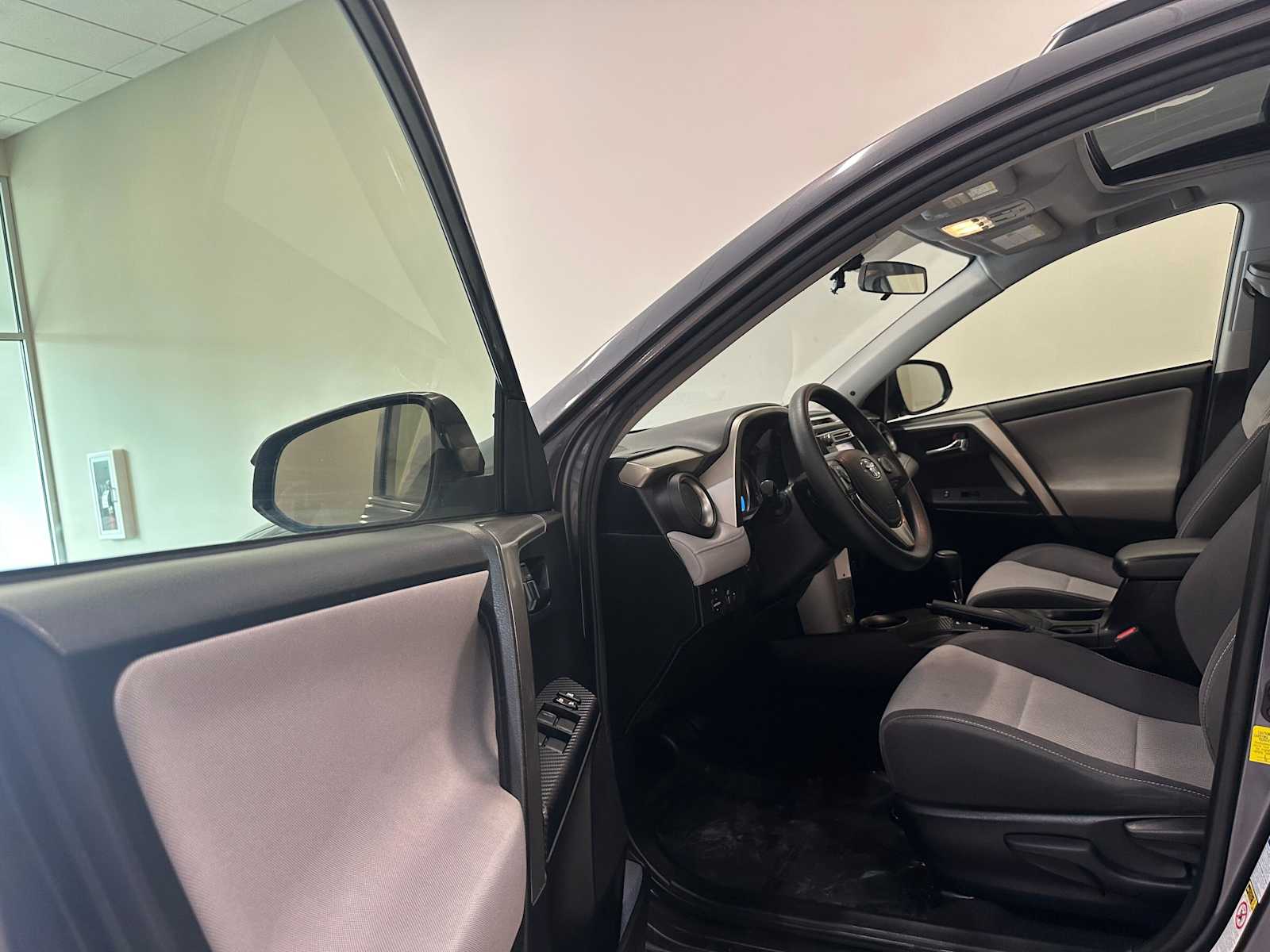 Thumbnail: 2014 Toyota RAV4 - 21