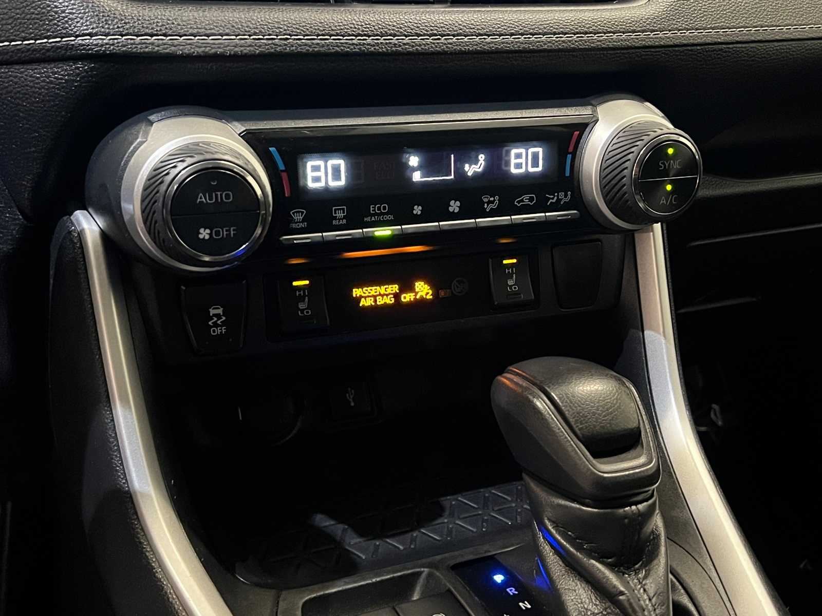 Thumbnail: 2021 Toyota RAV4 - 23