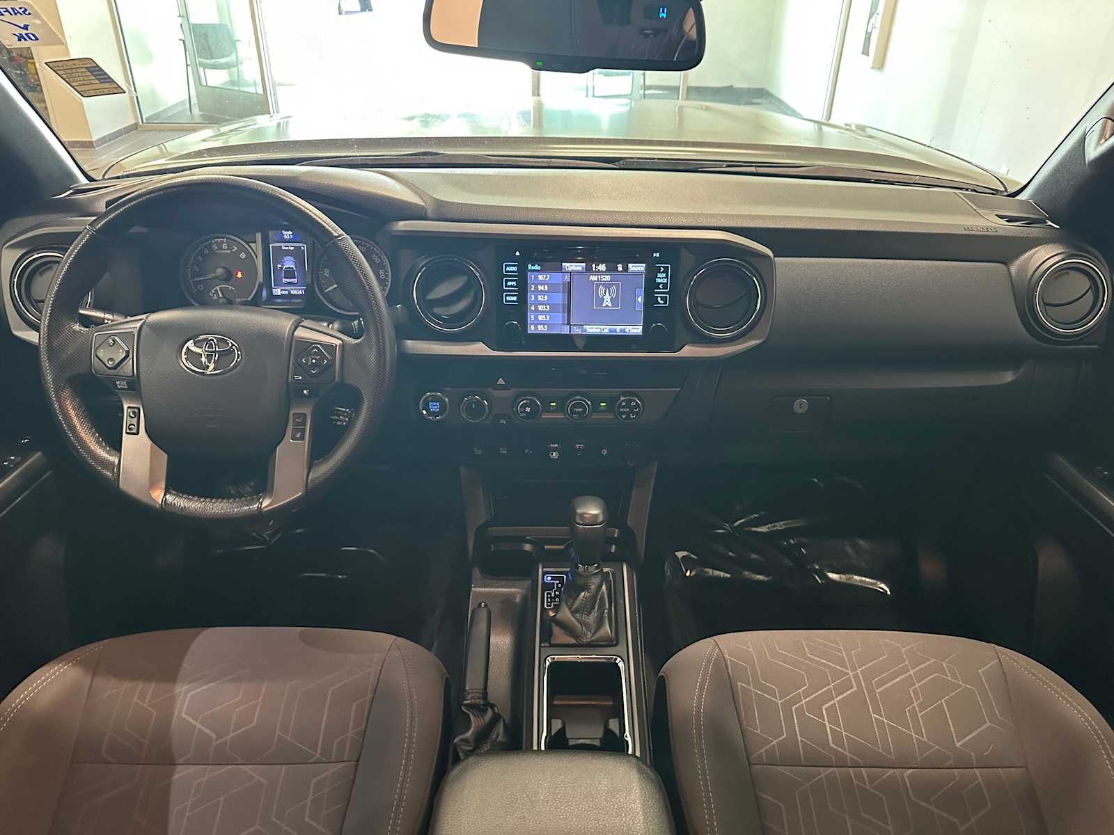 Thumbnail: 2018 Toyota Tacoma - 10