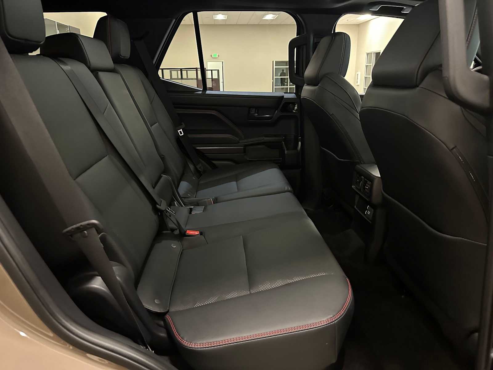 Thumbnail: 2025 Toyota 4Runner - 26