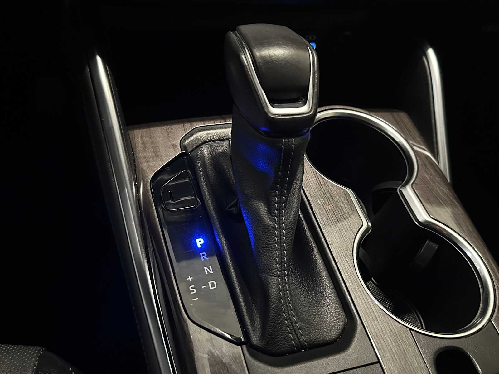 Thumbnail: 2022 Toyota Highlander - 16