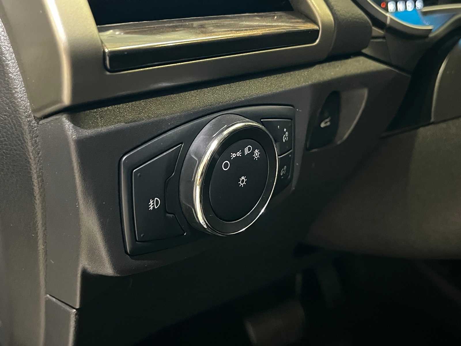 Thumbnail: 2014 Ford Fusion - 16