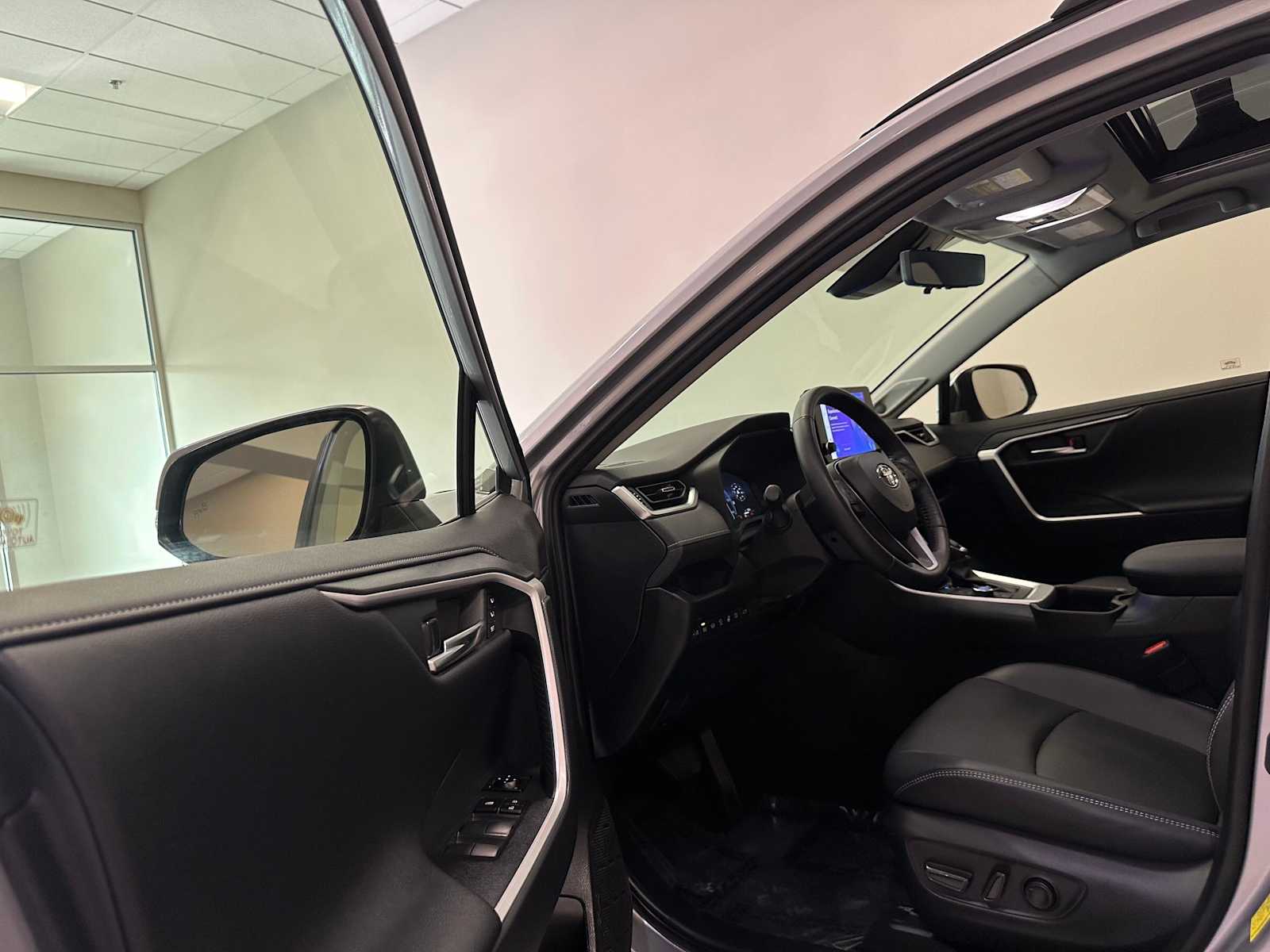 Thumbnail: 2024 Toyota RAV4 - 21