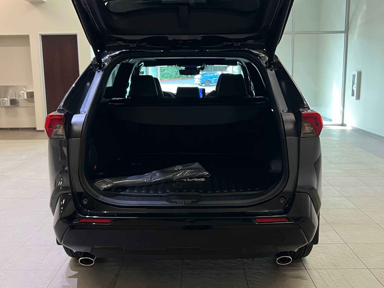 Thumbnail: 2025 Toyota RAV4 - 30