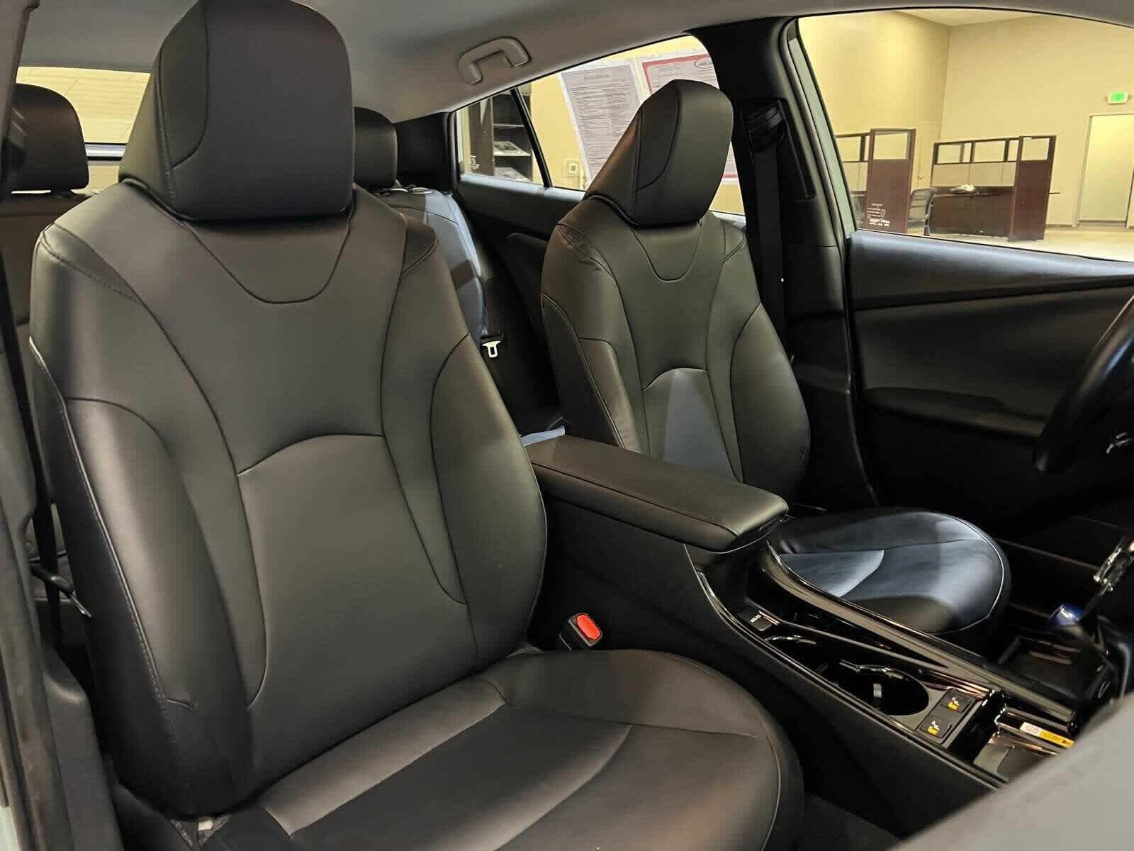 Thumbnail: 2022 Toyota Prius - 14